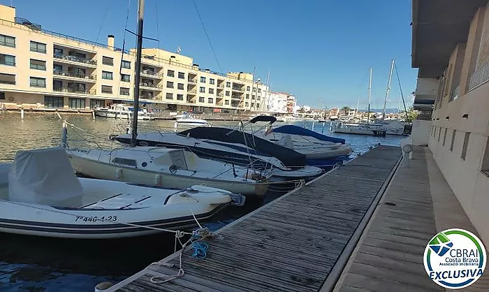 PORT MOXÓ Amarre 3,45 X 10m para velero, garaje y trastero en venta en Empuriabrava