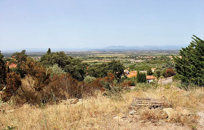 En venta uno de los Últimos terrenos disponibles en Can Isaac-Palau Saverdera.