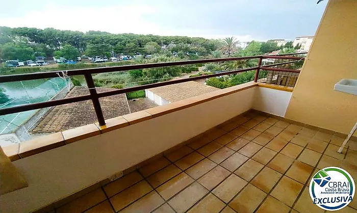 Encantador apartamento en L&amp;amp;#39;Escala, vista al lago