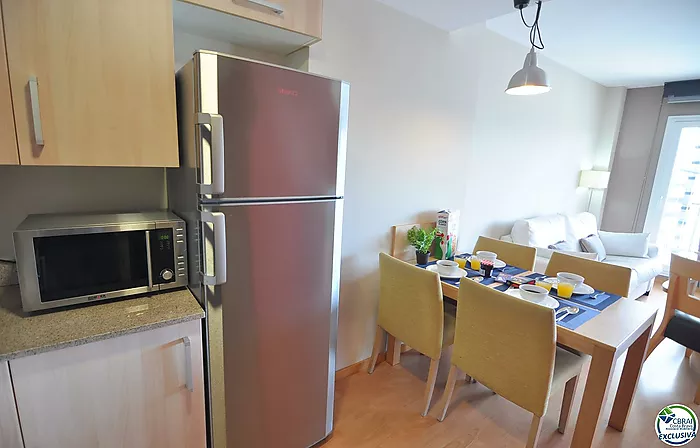 Appartement - Appartement en vente à Roses, avec 45 m2, 1 chambre, 1 salle de bain, Piscine, parking et Débarras, Ascenseur, Meublé, Climatisation et 