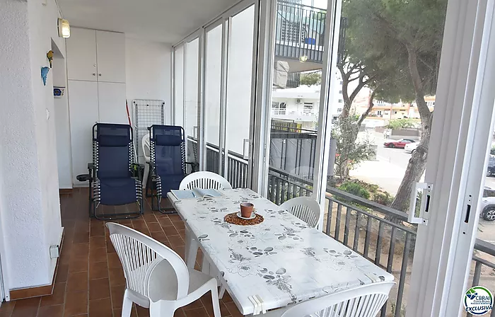 Apartamento situado a Santa Margarita (Roses) 250 metros de la playa.