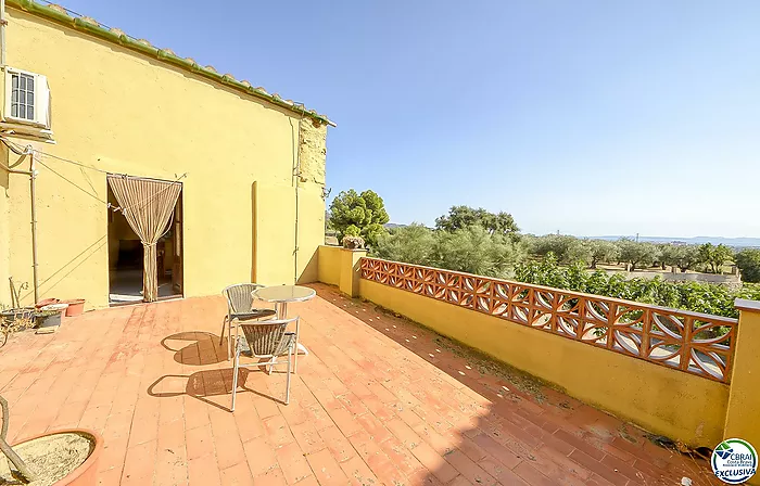 Gran casa de pueblo en el corazón de Palau Saverdera