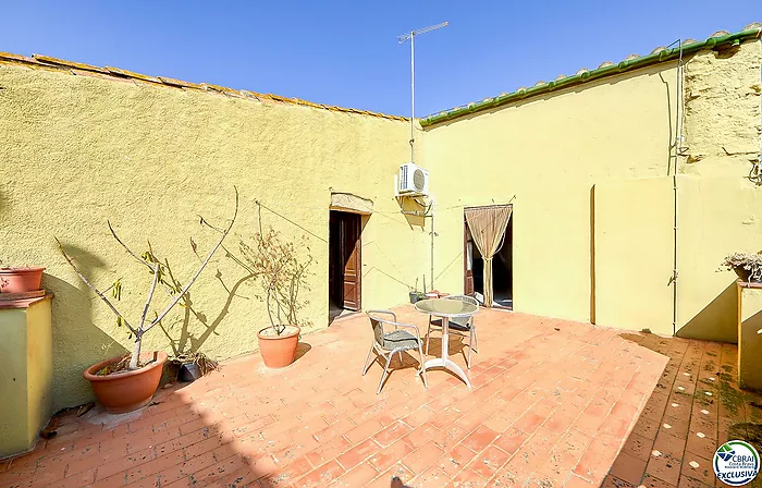 Gran casa de pueblo en el corazón de Palau Saverdera