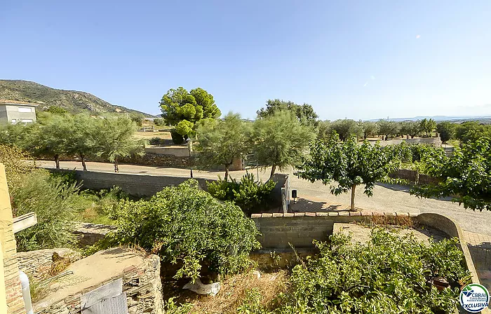 Gran casa de pueblo en el corazón de Palau Saverdera