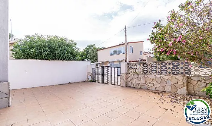 MONTGRÍ Maison de 4 chambres avec jardin à quelques mètres de la plage