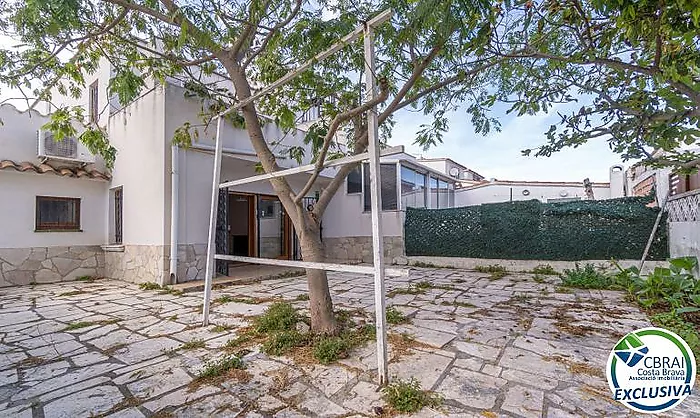 MONTGRÍ Maison de 4 chambres avec jardin à quelques mètres de la plage