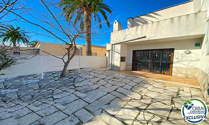 MONTGRÍ Maison de 4 chambres avec jardin à quelques mètres de la plage