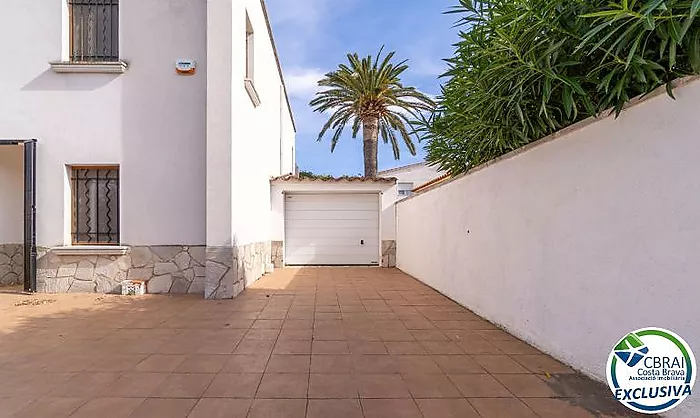 MONTGRÍ Maison de 4 chambres avec jardin à quelques mètres de la plage