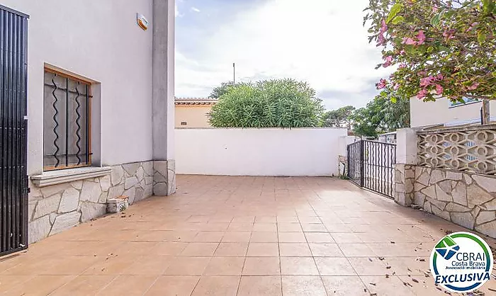 MONTGRÍ Maison de 4 chambres avec jardin à quelques mètres de la plage