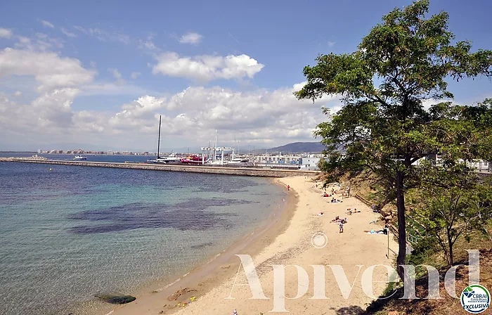 ¡Construye tu nueva casa a sólo unos minutos de la playa! ¡Buena oportunidad!