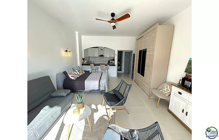 Grand et moderne studio au canal avec de jolies vues sur Empuriabrava, sud-ouest, terrasse