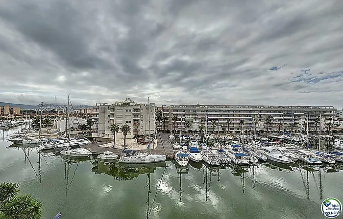 Appartement dernier étage d’une chambre avec vue sur le canal