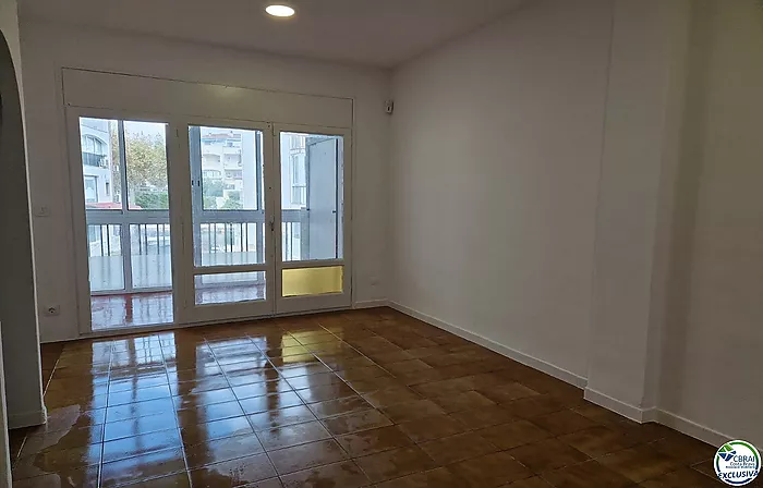 Appartement de 51m2 au rez-de-chaussée d'une propriété située à Empuriabrava.