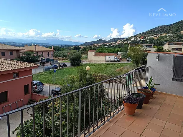 Jolie Maison Adossée au coeur de Palau Saverdera