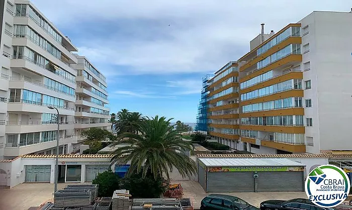 Apartamento con vista mar en Roses,  Santa Margarita  a 100 m de la playa