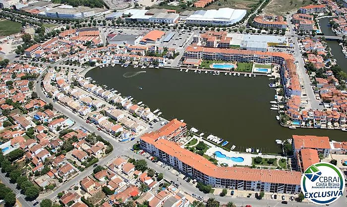 SANT MAURICI Apartamento en  planta baja con piscina y jardines comunitarios con licencia turística