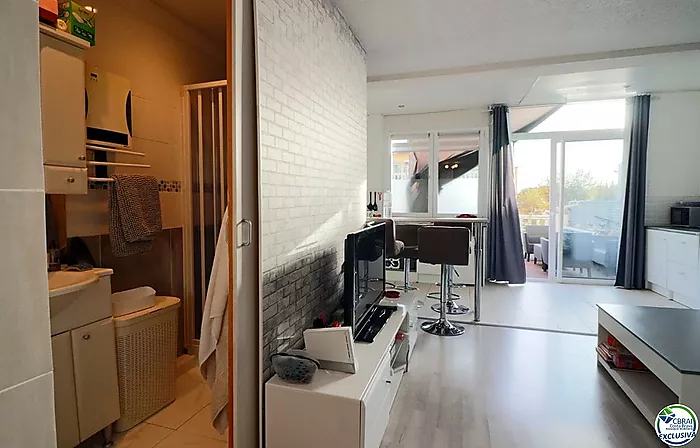 Amplio apartamento de 2 dormitorios con gran terraza de 31m2