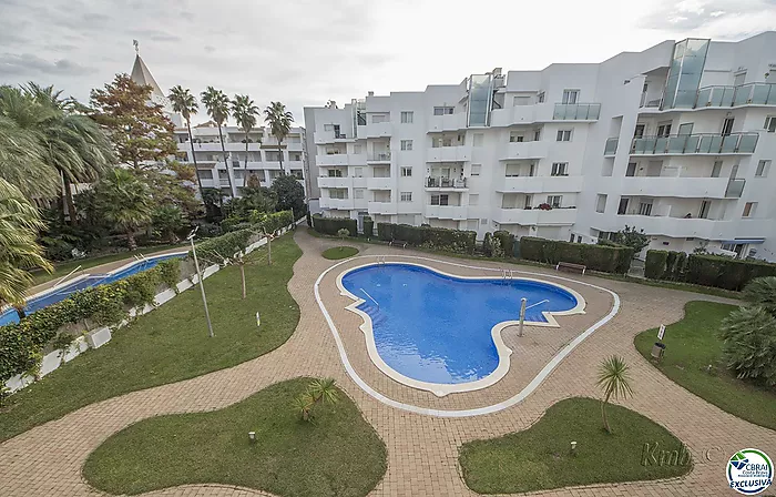 Appartement de 2 chambres avec vue sur la piscine