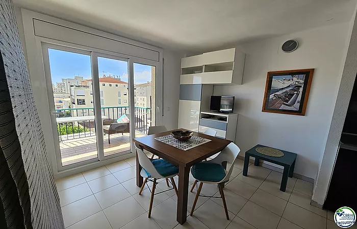 À vendre : Appartement lumineux avec licence touristique à Santa Margarita, Roses