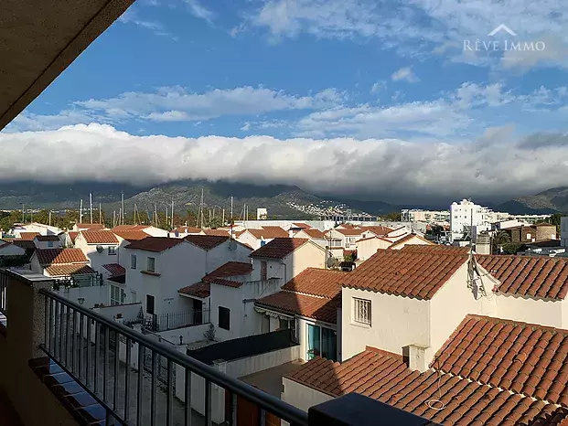 Bel appartement avec licence touristique à santa Margarita Rosas