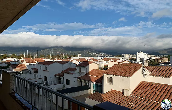 Bel appartement avec licence touristique à santa Margarita Rosas