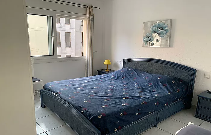 MUY BONITO APARTAMENTO EN ROSAS VISTA MAR CON LICENCIA TURISTICA