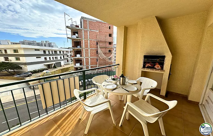 BONITO APARTAMENTO DE 1 HABITACIÓN EN SANTA MARGARITA, ROSES, CON LICENCIA TURÍSTICA