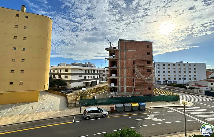 BONITO APARTAMENTO DE 1 HABITACIÓN EN SANTA MARGARITA, ROSES, CON LICENCIA TURÍSTICA