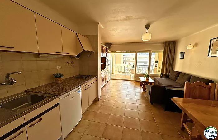 BONITO APARTAMENTO DE 1 HABITACIÓN EN SANTA MARGARITA, ROSES, CON LICENCIA TURÍSTICA