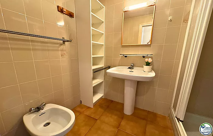 BONITO APARTAMENTO DE 1 HABITACIÓN EN SANTA MARGARITA, ROSES, CON LICENCIA TURÍSTICA