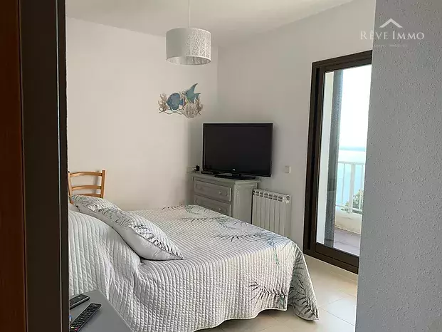 Très bel appartement dans une copropriété de charme, vue mer, jardin privé et  piscine communautaire