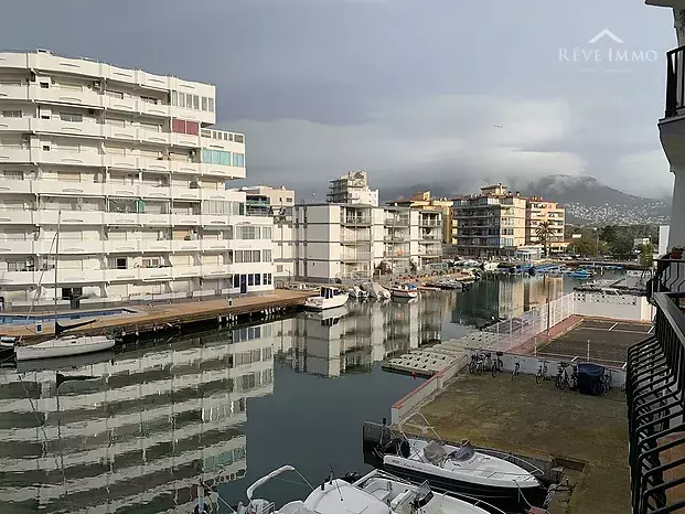 BEL APPARTEMENT VUE CANAL A SANTA MARGARITA ROSAS AVEC LICENCE TOURISTIQUE