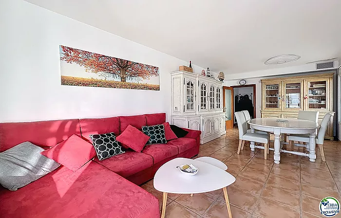 Hermosa Casa en Venta con 3 Dormitorios y Garaje