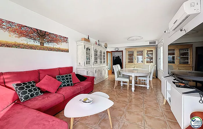 Hermosa Casa en Venta con 3 Dormitorios y Garaje