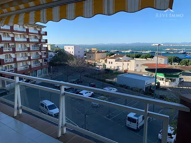 Magnífico apartamento situado en el corazón del puerto de Rosas con licencia turistica