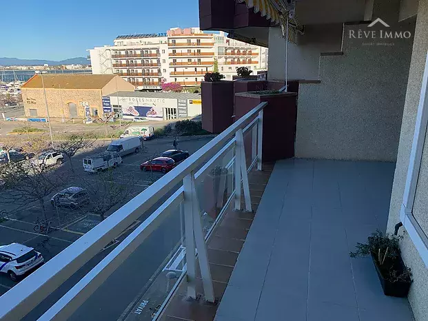 Magnífico apartamento situado en el corazón del puerto de Rosas con licencia turistica