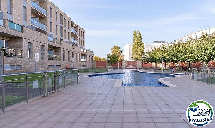 PUIG ROM EMPURIABRAVA Apartamento de dos dormitorios ,  piscina comunitaria y licencia turística