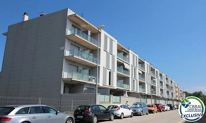 PUIG ROM EMPURIABRAVA Apartamento de dos dormitorios ,  piscina comunitaria y licencia turística