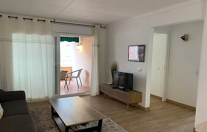 Apartamento de 3 dormitorios con licencia turística en el centro de Rosas