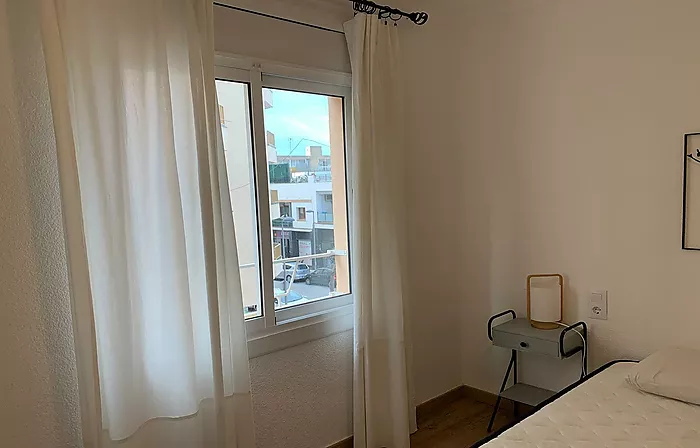 Apartamento de 3 dormitorios con licencia turística en el centro de Rosas