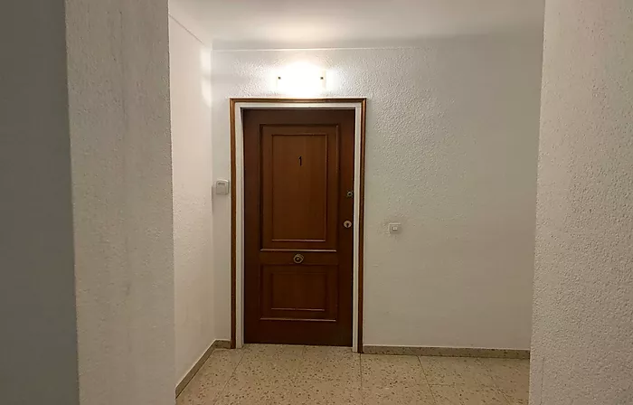 Apartamento de 3 dormitorios con licencia turística en el centro de Rosas