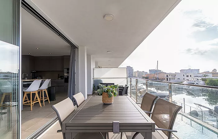 Apartamento moderno con vistas a los canales y con licencia turística