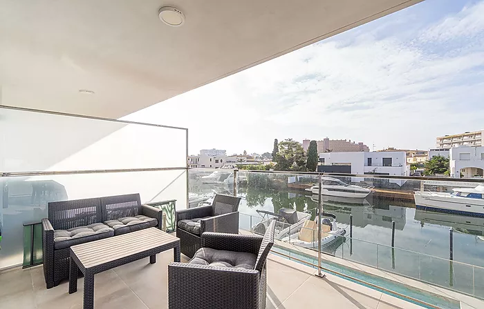 Apartamento moderno con vistas a los canales y con licencia turística