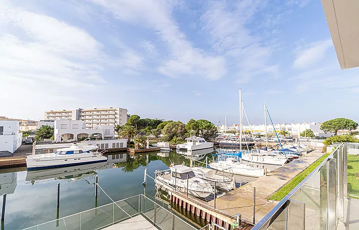 Appartement moderne avec vue sur les canaux et licence touristique