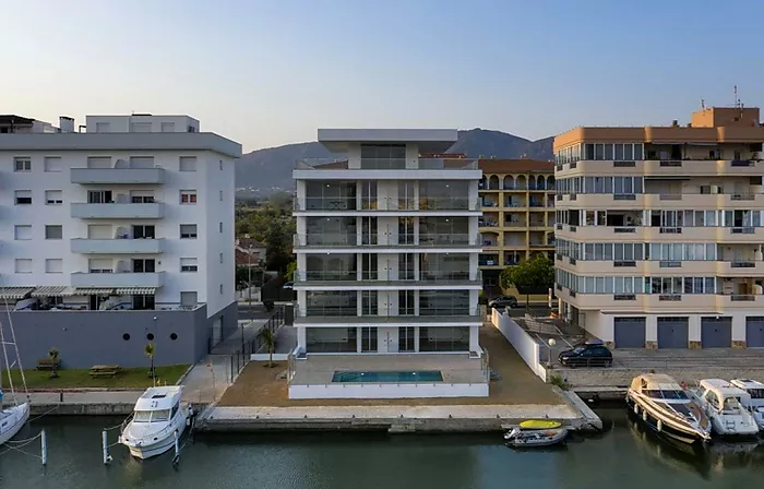 Appartement moderne avec vue sur les canaux et licence touristique