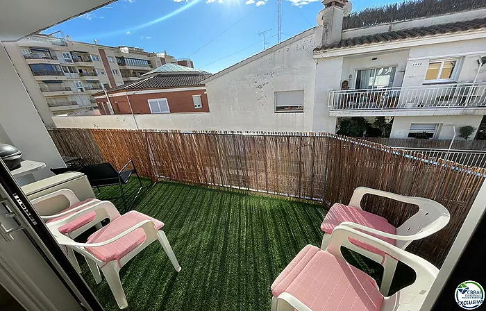 APARTAMENTO SOLEADO, REFORMADO, 3 DORMITORIOS, 2 BAÑOS A 150 M DE LA PLAYA, CERCA DE TODOS LOS SERVICIOS.