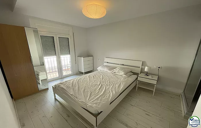 APPARTEMENT ENSOLEILLÉ ET RÉNOVÉ, 3 CHAMBRES, 2 SALLES DE BAINS À 150 M DE LA PLAGE, PROCHE DE TOUS LES SERVICES.