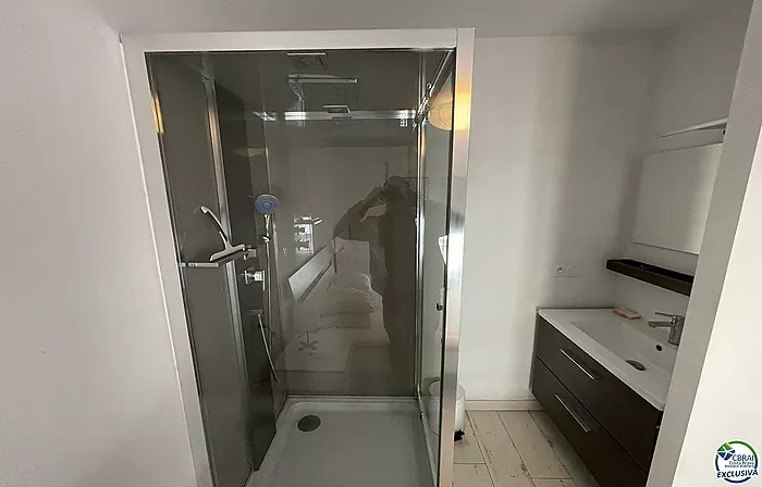 APARTAMENTO SOLEADO, REFORMADO, 3 DORMITORIOS, 2 BAÑOS A 150 M DE LA PLAYA, CERCA DE TODOS LOS SERVICIOS.