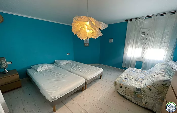 APARTAMENTO SOLEADO, REFORMADO, 3 DORMITORIOS, 2 BAÑOS A 150 M DE LA PLAYA, CERCA DE TODOS LOS SERVICIOS.