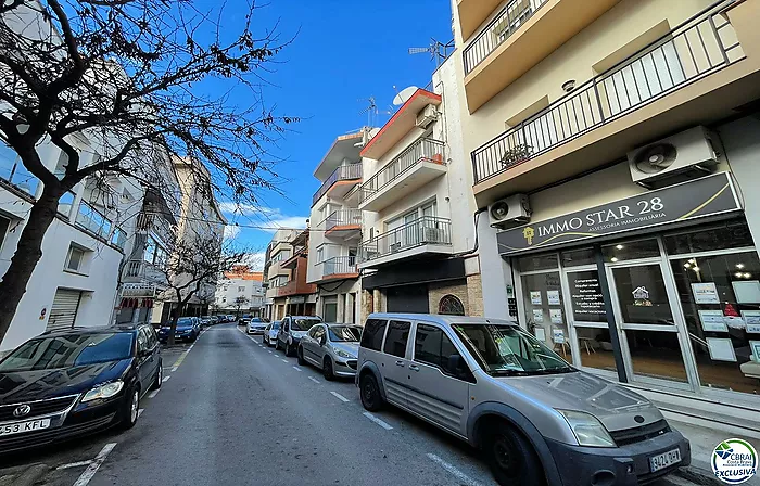 APARTAMENTO SOLEADO, REFORMADO, 3 DORMITORIOS, 2 BAÑOS A 150 M DE LA PLAYA, CERCA DE TODOS LOS SERVICIOS.